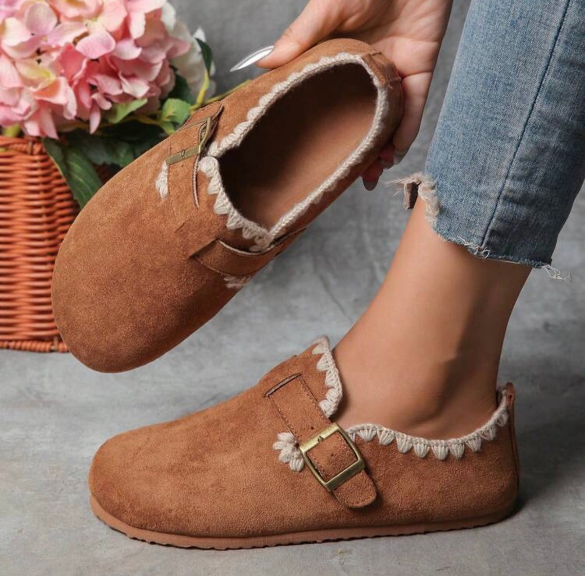 Women'Retro Round-Toe Flat Shoes With Buckle Closure, Solid Color Textured PU Upper, Cushioned Insole, Non-Slip Rubber Sole- PRE ORDER